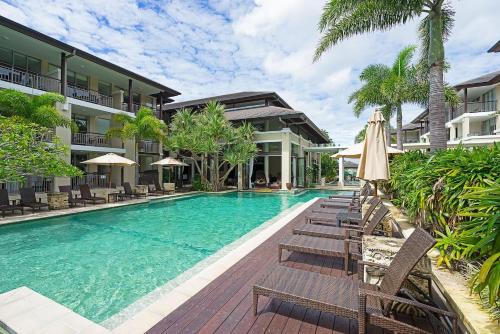 Casuarina Apartment | Luxury Resort Studio with Pool - Footsteps to Beach