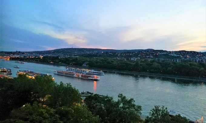 Ujlipotvaros Apartment | Luxury river view in the heart of the city