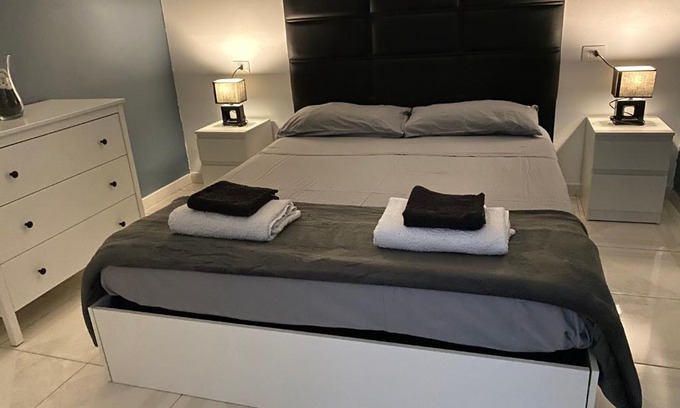 Arona House | LUXURY ROOMS IN APARTMENT SHARED A LOS CRISTIANOS PLAYA AIRE CONDITIONER Habitaciones privada STANZA