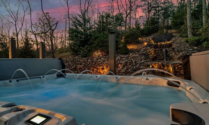 Rocky Grove Cabin | 🏡 Luxury Smoky Mountain Retreat | Mega Spa, Game Room & Stunning Views