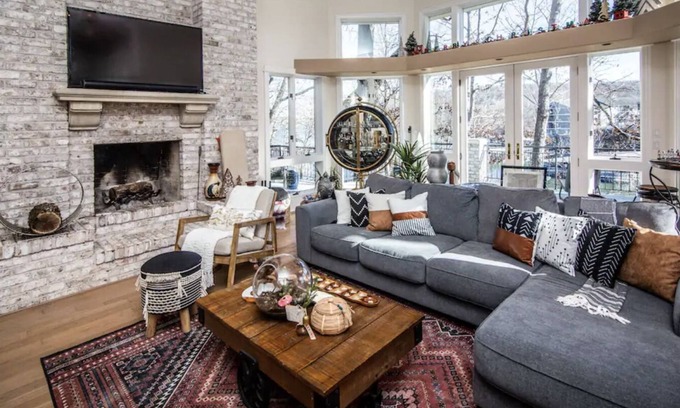 Osage Beach House | Luxury State Park Getaway with Lake Access and Dock & Gym