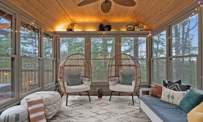 Basye Cabin | Luxury stay cabin EV ready, hot tub, fast wifi, sunroom, firepit & free cleaning