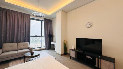 Business Bay House | Luxury Studio Apartments Business Bay With Balcony and Free parking by Belvilla