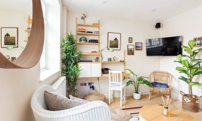 South Richmond Apartment | Luxury Studio in Heart of Richmond