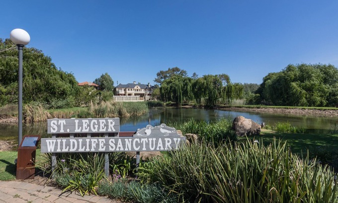 Greater Johannesburg Metropolitan Area Apartment | Luxury Studio- Secure and upmarket residential estate.great location!