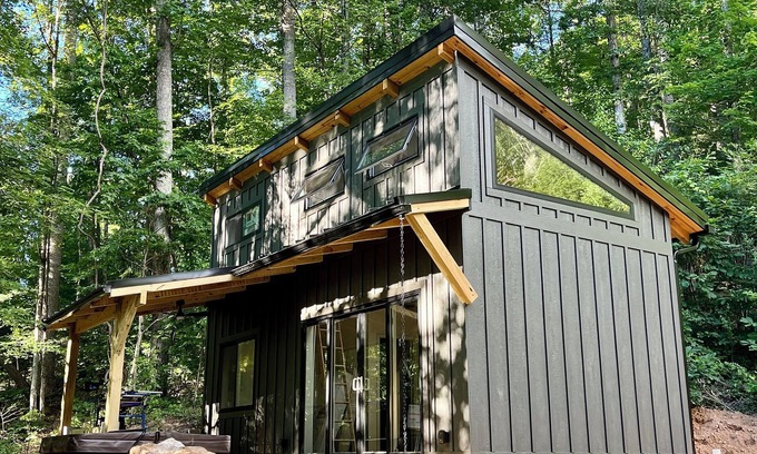 Swannanoa Cabin | Luxury Tiny House, hot tub, views, close to Asheville & Black Mt.