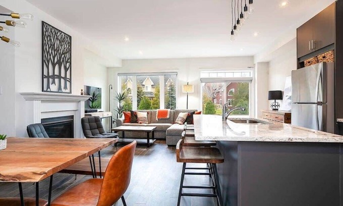 The Blue Mountains House | Luxury Townhome - Private Patio/Shuttle to Blue