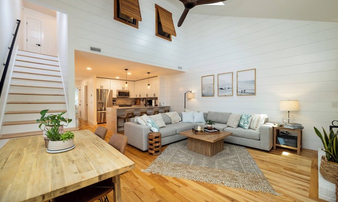 Wilmington House | Luxury Townhouse near shopping & 2 miles to Beach! Pool, Pickleball, & Tennis