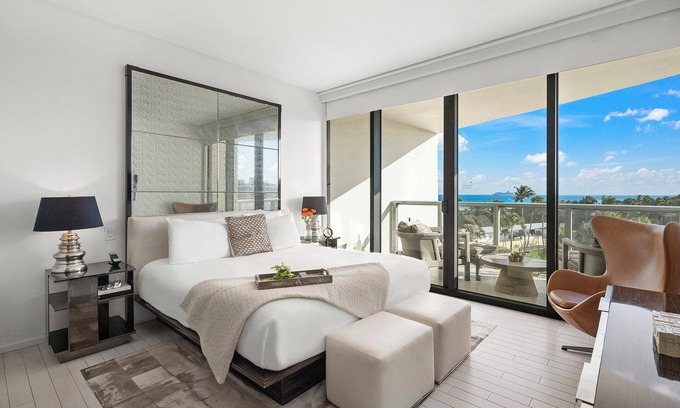 City Center Condo | Luxury Vacation Rentals in South Beach by LRMB