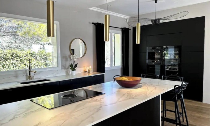 Aix-en-Provence House | Luxury villa Aix-en-Provence swimming pool/Jacuzzi - sleeps 10