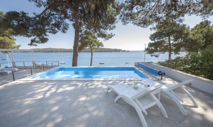 Cove Murtar Villa | Luxury villa Kallithea with heated pool, gym, jacuzzi and sea view - Mali Losinj