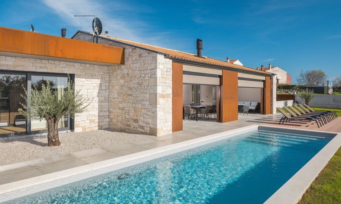 Bale Villa | Luxury Villa Maia with Pool