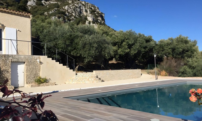 Volx Villa | Luxury Villa – Panoramic Views with Mountain View, Wi-Fi and Air Conditioning