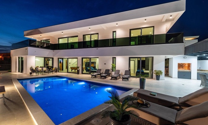 Maslenica Villa | Luxury Villa Royal Hill with 34 m2 pool, family, sea view, bbq
