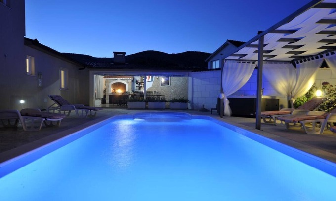 Plano House | Luxury villa with a swimming pool Plano, Trogir (K-18490)