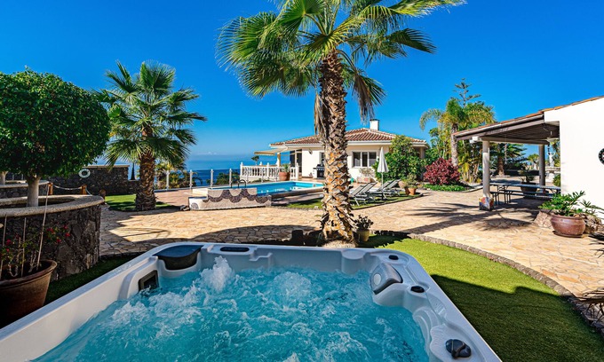 Armenime Villa | Luxury villa with fantastic sea views