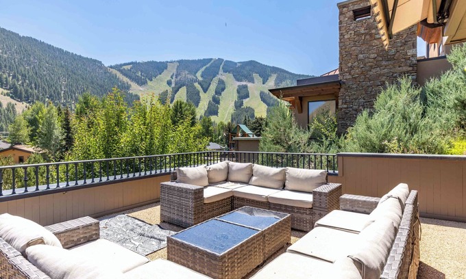 Warm Springs House | Luxury Warm Springs Home with Rooftop Hot Tub, Epic Views, + Walk to Lift!