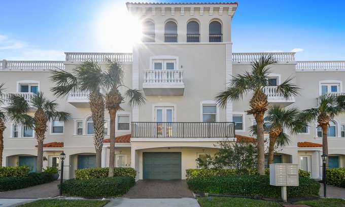 Clearwater Beach House | Luxury waterfront townhome - private rooftop patio