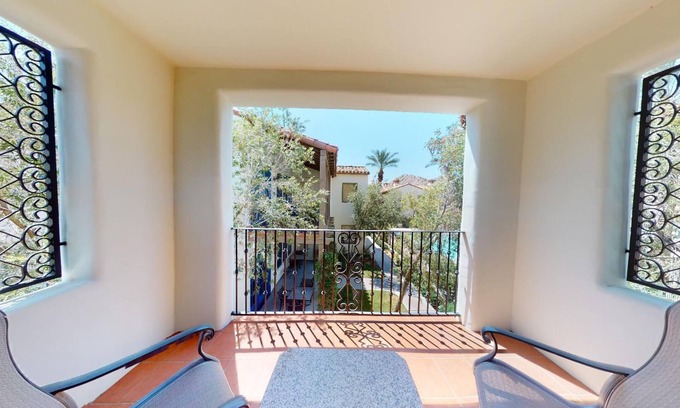 La Quinta Apartment | LV029 Spacious Upstairs Studio near Pool/Hot Tub