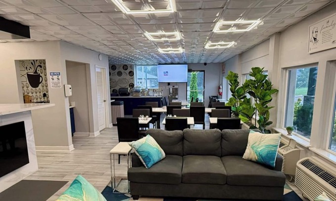 Manchester Hotel | Lx Hotel, Powered by ACW Circle