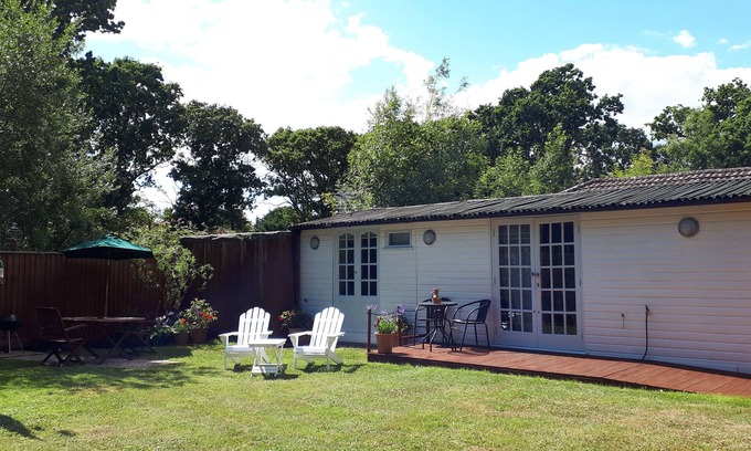 New Forest District Cabin | Lymington Self-Catering Garden Retreat