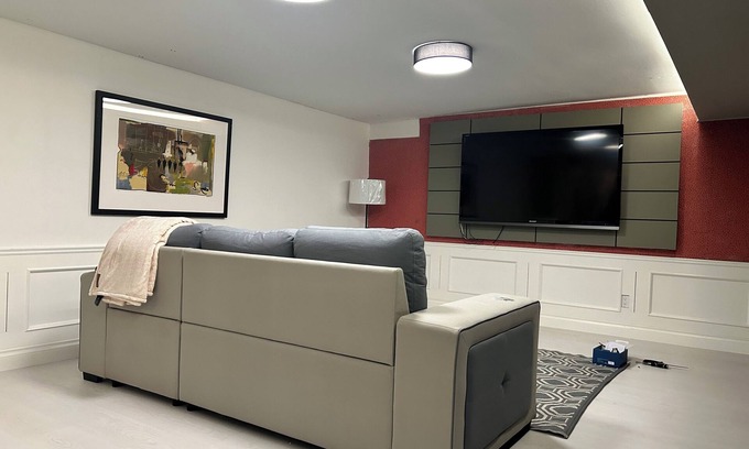 Lynn Valley House | Lynn Valley Creekside Suites