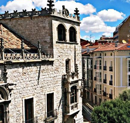 Burgos Apartment | Mía Suites I Centro Histórico - PARKING & WIFI FREE