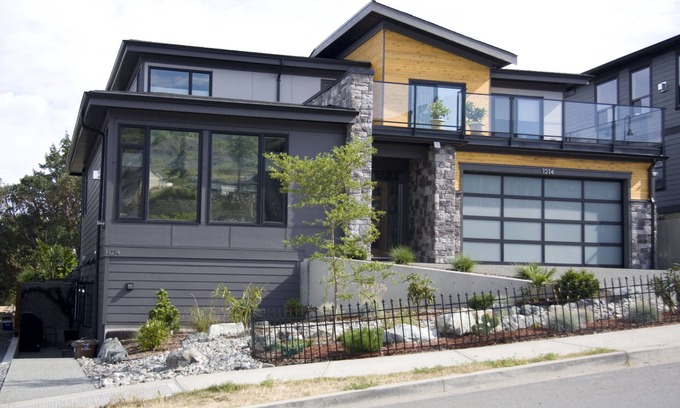 North Cowichan Apartment | M&M's Maple Bay Mountain Guesthouse