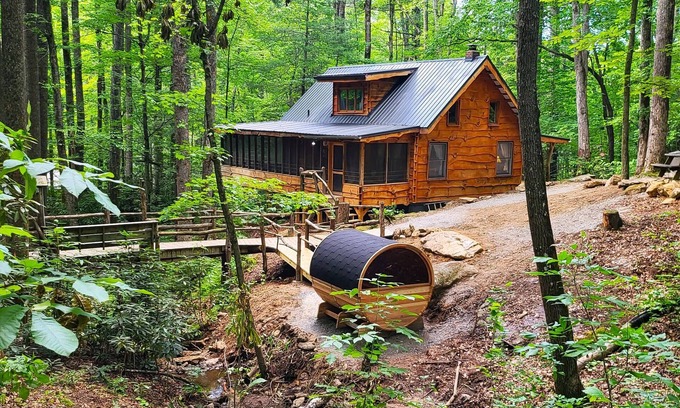 Saluda Cabin | Ma & Pa's cabin at Cabin Fever in NC!
