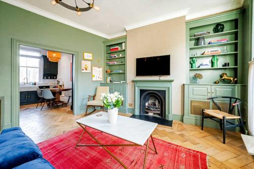 Chelsea Apartment | Made in Chelsea- 2 bed by Out of Office Lifestyle