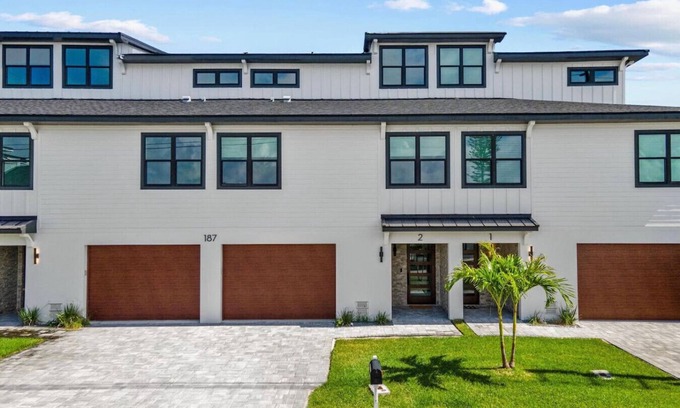 Madeira Beach House | Madeira Beach townhome