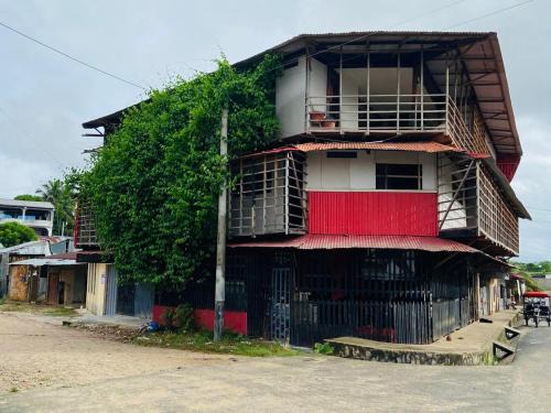 Yurimaguas Hotel | Madera Tallada