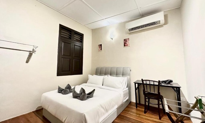 Downtown George Town House | Madras Inn 58-1