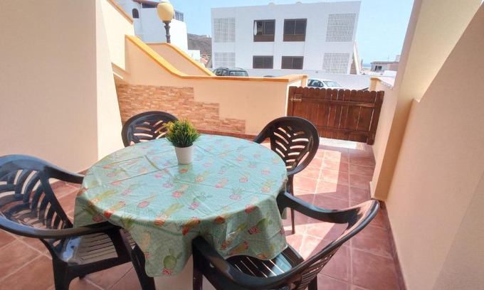 Morro Jable Apartment | Mafasca, comodo e silenzioso, terrazza e cortile, WI-Fi