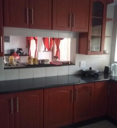 Kareeberg House | Mafikeng Homestay Villa for Lady guests only