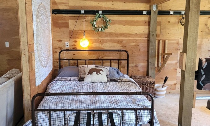 Kalispell House | Maggie’s Barn & Bunkhouse