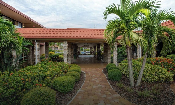 West Kissimmee Resort | Magic Tree Resort 1 Bedroom - Close Proximity to ALL Theme Parks
