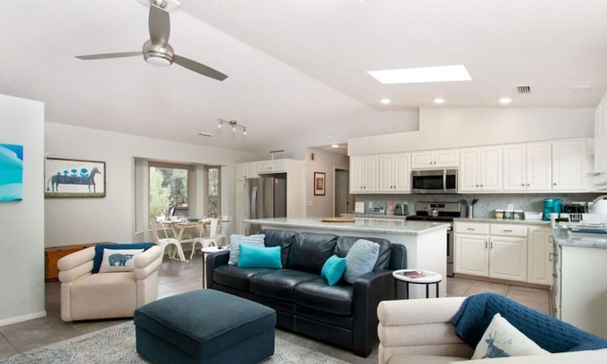 West Sedona House | Magical Cottage: Hot Tub, VIEWS, Nature All Around
