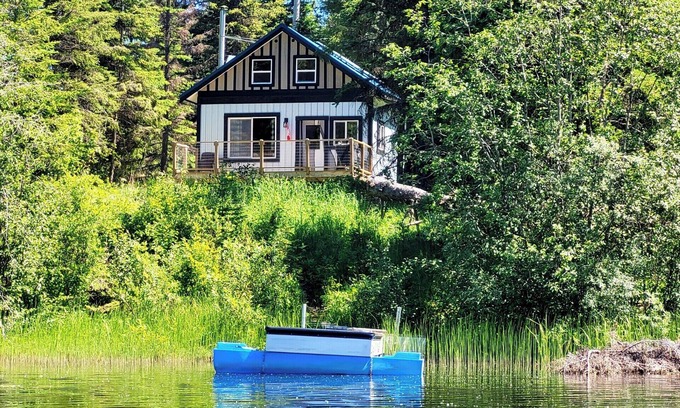 Bridge Lake Cabin | Magical Off grid Lakefront Cabin