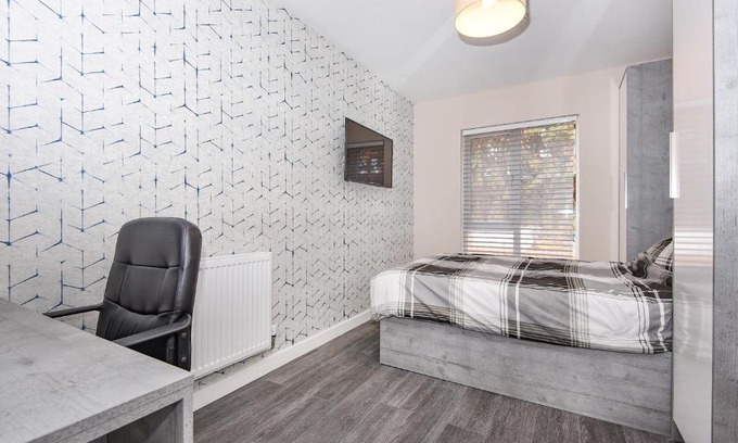 Runnymede Apartment | Magna House