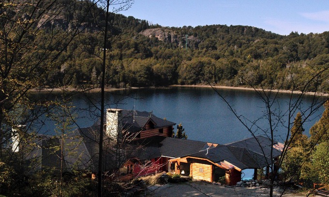 San Carlos de Bariloche House | Magnificent Home with Lake Vistas H14