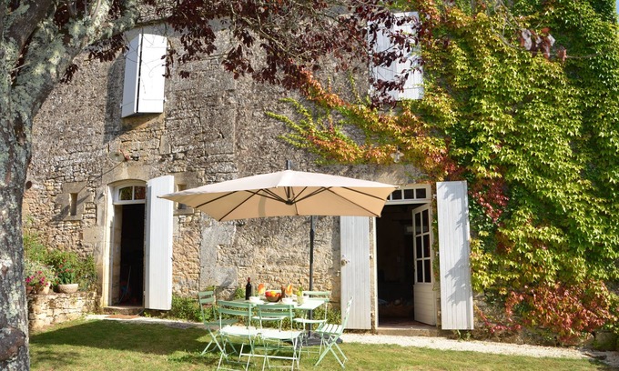 Cenac-et-Saint-Julien House | Magnificent Périgord house with its lauze roof