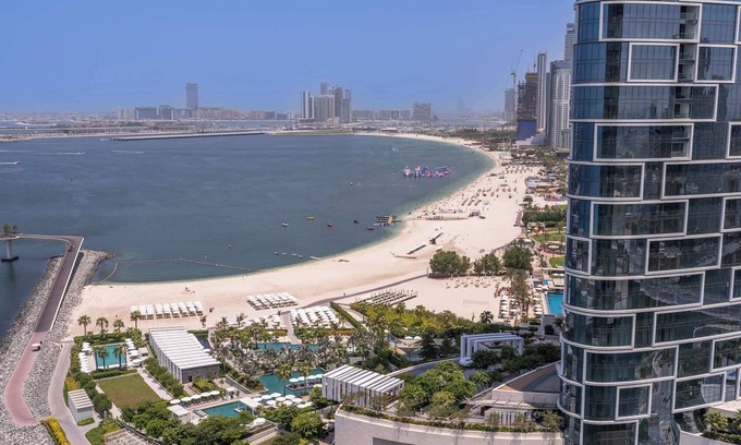 Jumeirah Apartment | Magnificent 2BR Apartment with Marina Views