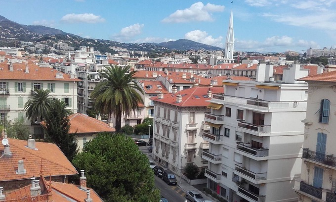 Liberation Apartment | MAGNIFICENT 3 ROOMS PANORAMIC VIEW CITY PRIVATE PARKING