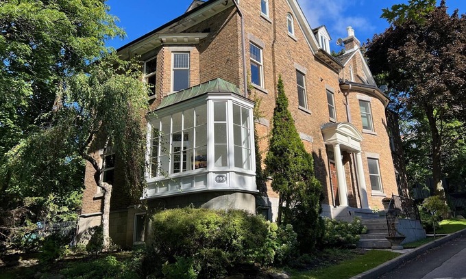 Westmount House | Magnificent 3 story Mansion in most prestigious area next to downtown Montreal..