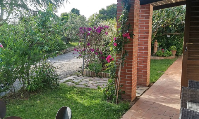 Orbetello House | Magnificent cottage surrounded by greenery just 4 km from Talamone.