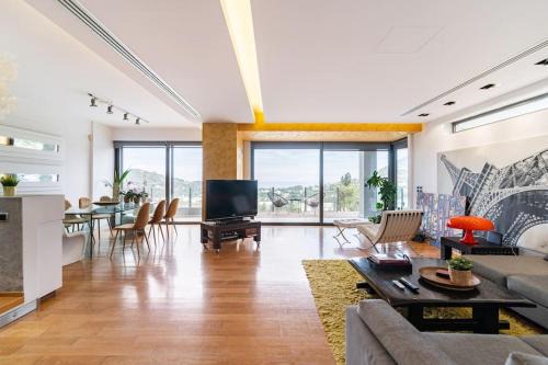 Kropia Villa | Magnificent, Deluxe Villa, Lagonisi, Athens Riviera