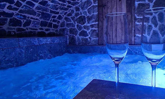 Dompierre-sur-Helpe House | Magnificent farmhouse with hot tub in vaulted cellar