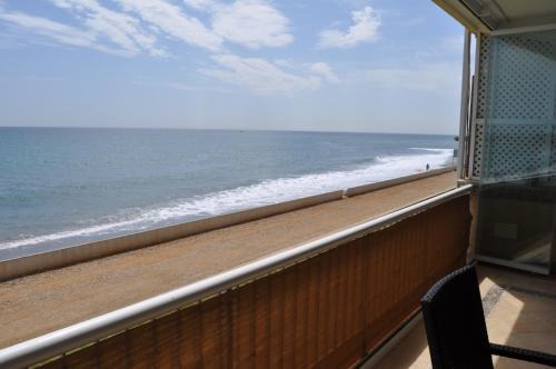 Buenas Noches Apartment | Magnificent Front Sea Views Apartment