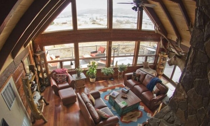 Etlan Cabin | Magnificent Log Home,60 Private Acres-Stunning Mountain Views SUN DANCER